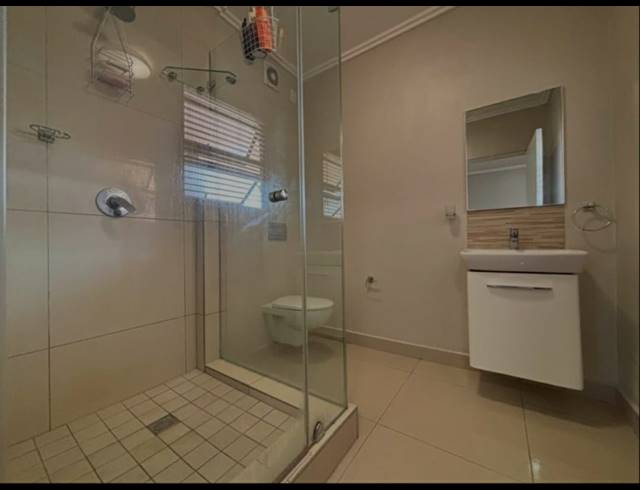 2 BEDROOM APARTMENT FOR SALE IN UMHLANGA RIDGE